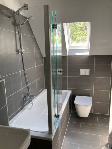 Wohnung zur Miete 655 € 2 Zimmer 69 m² Dachgeschoss, 3. Geschoss Friedrichstr. 35 Südviertel Essen 45128