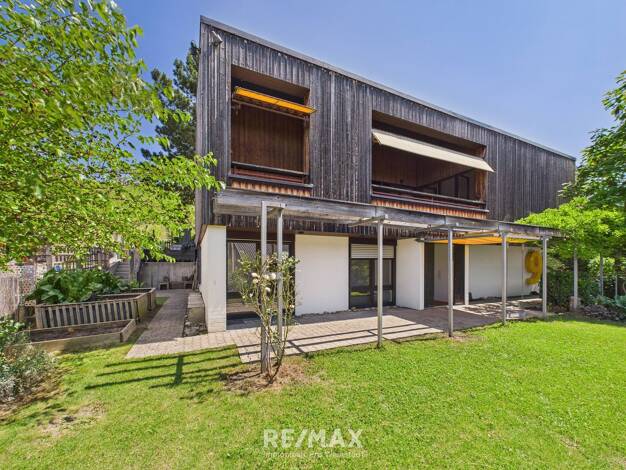 Einfamilienhaus zum Kauf 1.199.000 € 12 Zimmer 360 m² 690 m² Grundstück frei ab 01.08.2025 Weinstadt 71384