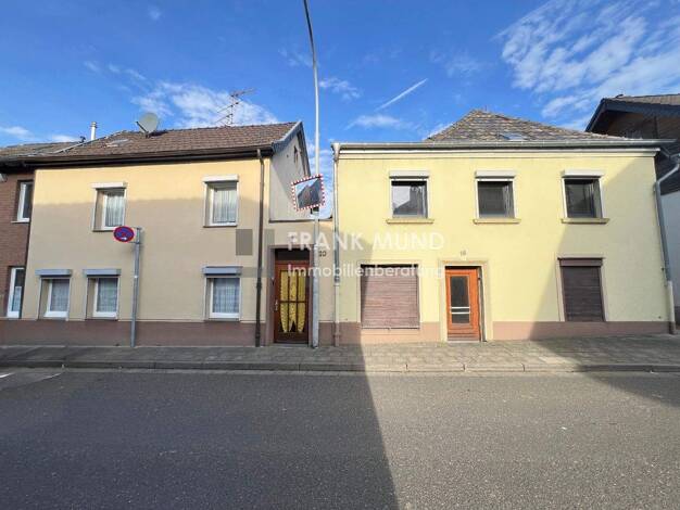 Einfamilienhaus zum Kauf 270.000 € 8 Zimmer 200 m² 1.049 m² Grundstück Wickrathberg Mönchengladbach-Wickrathberg 41189