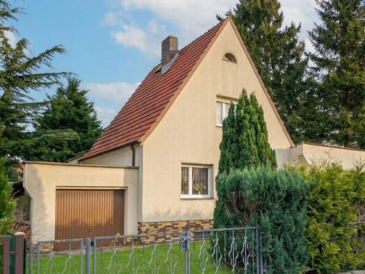 Einfamilienhaus zum Kauf 360.000 € 6 Zimmer 128,5 m² 698 m² Grundstück Neuenhagen bei Berlin 15366