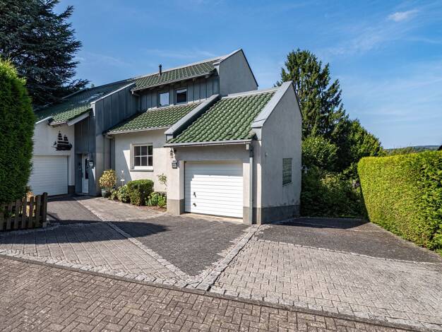 Einfamilienhaus zum Kauf 440.000 € 199 m² 1.259 m² Grundstück Neheim-Hüsten Arnsberg / Hüsten 59759