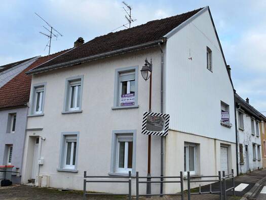 Haus zum Kauf 160.000 € 5 Zimmer 106 m² frei ab sofort REMELFING 57200