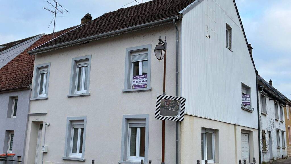 Haus zum Kauf 160.000 € 5 Zimmer 106 m² frei ab sofort REMELFING 57200
