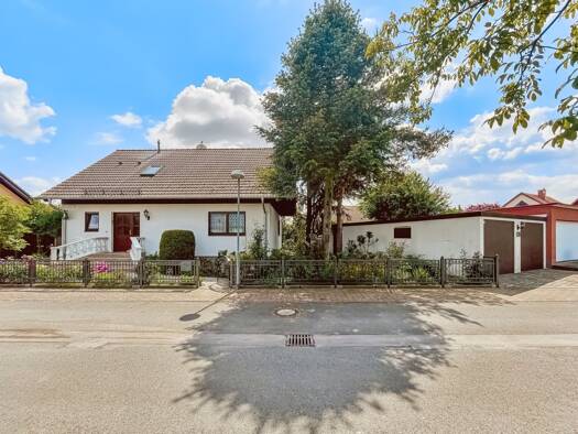 Einfamilienhaus zum Kauf 399.000 € 8 Zimmer 163,8 m² 534 m² Grundstück Hohenthurm Landsberg 06188