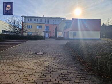 Büro-/Praxisfläche zur Miete provisionsfrei 5.595 € 22 Zimmer 1.119 m² Bürofläche teilbar ab 444 m² Kurt-Mauersberger-Straße 9 Oelsnitz Oelsnitz/Erzgebirge 09376