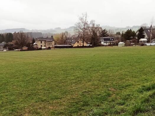 Einfamilienhaus zum Kauf provisionsfrei 264.900 € 5 Zimmer 130 m² 725 m² Grundstück Porschendorfweg Schlößchen Amtsberg 09439