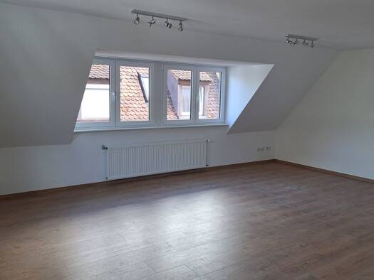 Wohnung zur Miete 1.162 € 2,5 Zimmer 83 m² Geschoss 3/4 frei ab sofort Altstadt Würzburg 97070