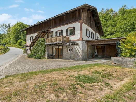 Einfamilienhaus zum Kauf 249.000 € 8 Zimmer 229 m² 1.058 m² Grundstück Saldenburg Saldenburg 94163