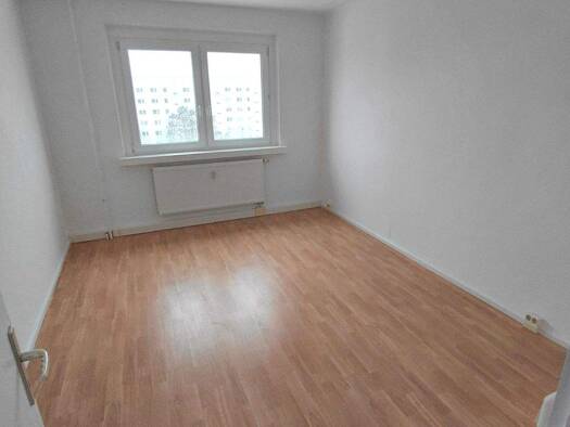 Wohnung zur Miete 425 € 3 Zimmer 68 m² 5. Geschoss frei ab sofort Neue Platekaer Str 4 Borna 04552