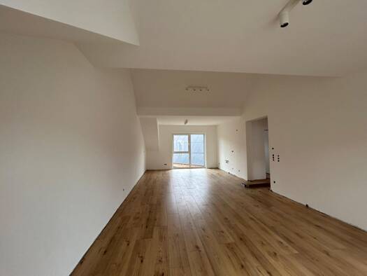 Wohnung zur Miete 1.300 € 3 Zimmer 100 m² Geschoss 2/3 frei ab 15.10.2026 Theilheim 97288