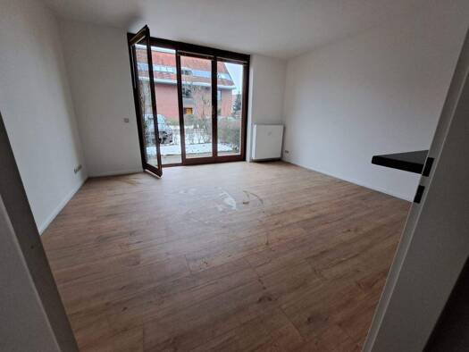 Wohnung zur Miete 755 € 2 Zimmer 61 m² frei ab sofort Friedrichsthal Schwerin 19057