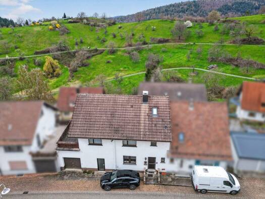 Einfamilienhaus zum Kauf 298.000 € 7 Zimmer 152 m² 306 m² Grundstück Loffenau 76597