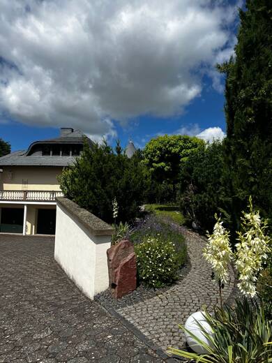 Villa zum Kauf provisionsfrei 1.090.000 € 6 Zimmer 425 m² 2.500 m² Grundstück Beßlich Newel 54309