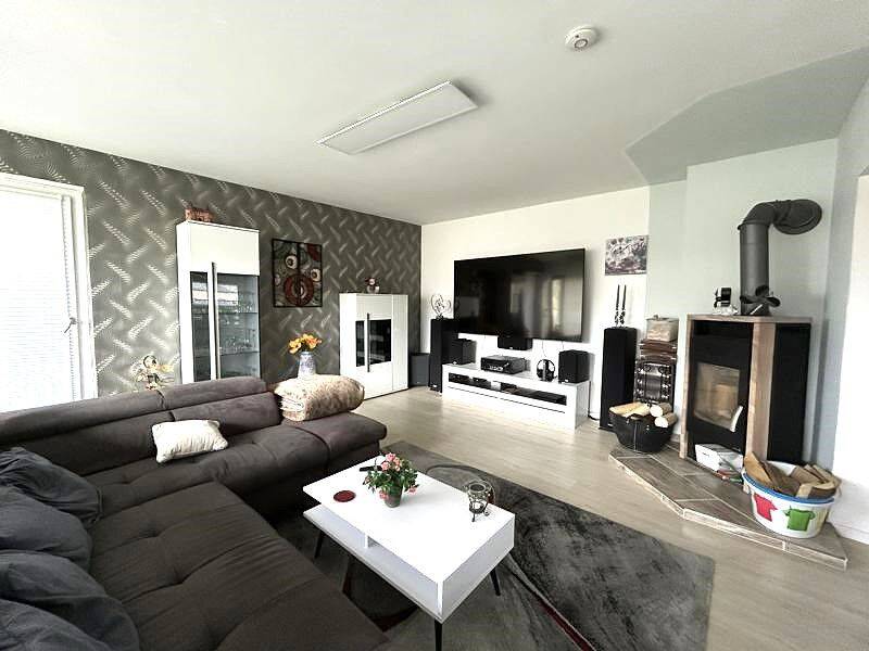 Immobilie in Prichsenstadt - Attraktives Anlageobjekt im Grünen -3 Familienwohnhaus mit großem Grundstück in ruhiger Lage- - Bild 3