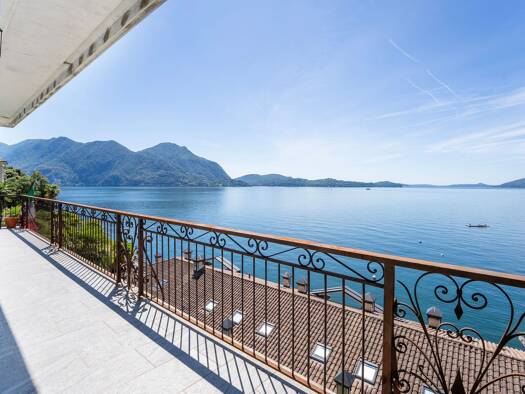 Villa zum Kauf 2.250.000 € 9 Zimmer 500 m² 1.700 m² Grundstück frei ab sofort Via Selasca Verbania 28921