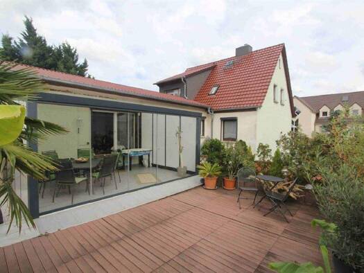 Haus zum Kauf 320.000 € 7 Zimmer 194,1 m² 492 m² Grundstück Beuna Merseburg 06217