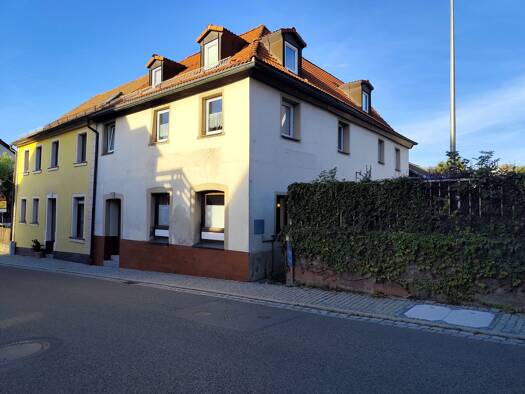 Doppelhaushälfte zum Kauf 169.000 € 6 Zimmer 95,2 m² 310 m² Grundstück Stadtsteinach Stadtsteinach 95346