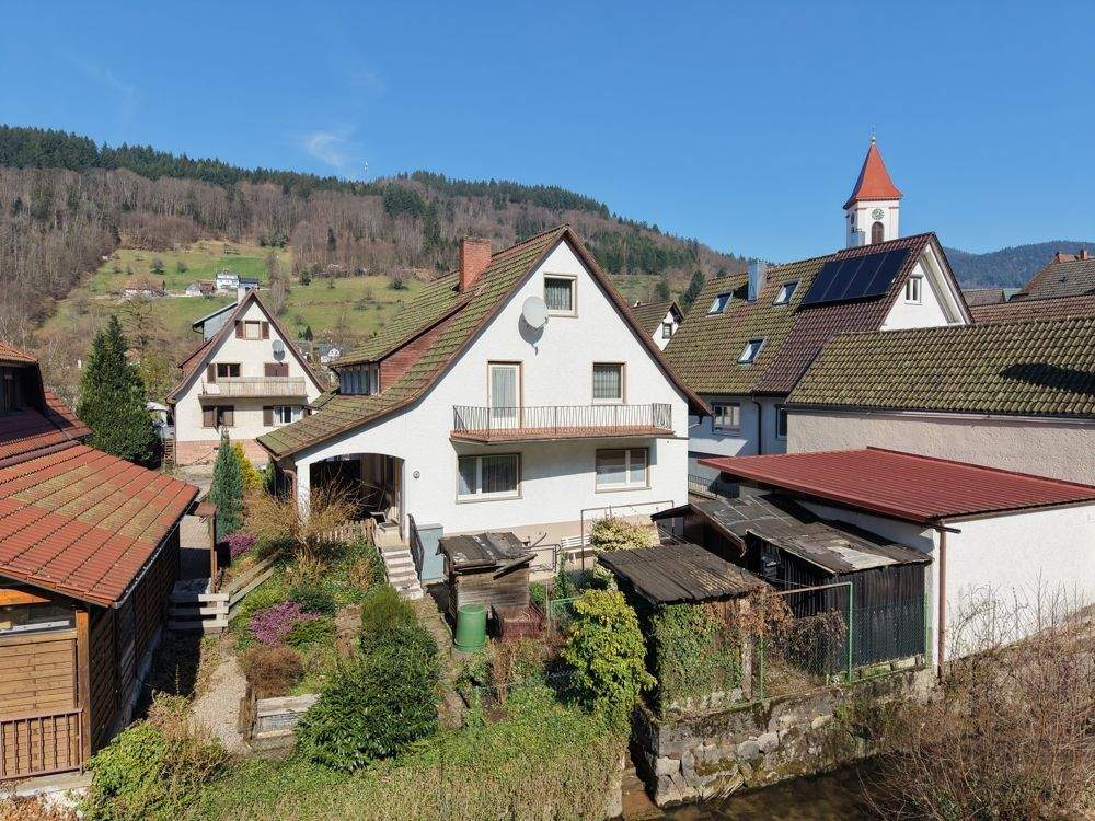 Immobilie in Ottenhöfen im Schwarzwald - ***Sanierungsbedürftiges Ein- bis Zweifamilienhaus in ruhiger Lage von Ottenhöfen*** - Bild 2