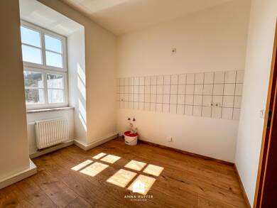 Wohnung zur Miete 360 € 2 Zimmer 54,8 m² EG frei ab sofort Platz der Freiheit 13 Weida Weida 07570