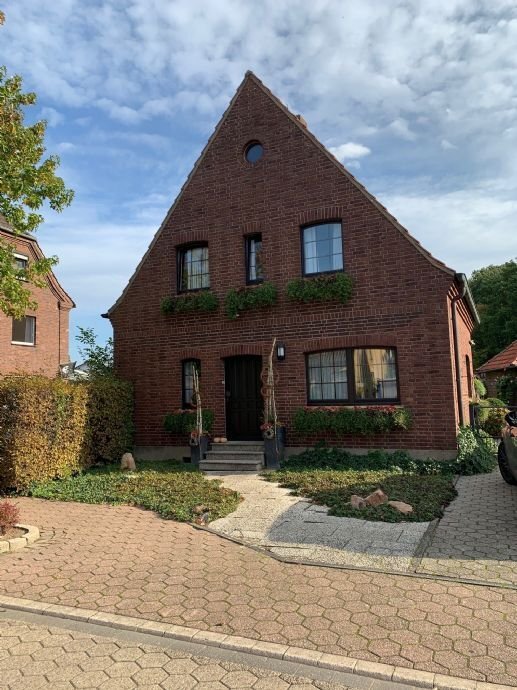 Einfamilienhaus zum Kauf 225.000 € 5 Zimmer 114 m²<br/>Wohnfläche 330 m²<br/>Grundstück Handwerkerstraße 71 Spellen Voerde (Niederrhein) 46562