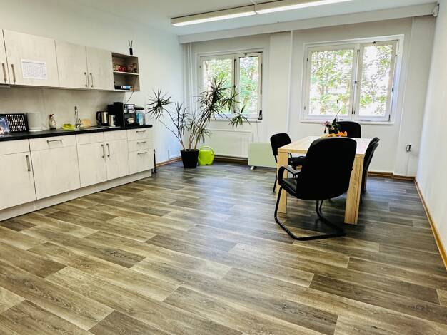 Bürofläche zur Miete 567 € 3 Zimmer 81 m² Bürofläche Premnitz 14727
