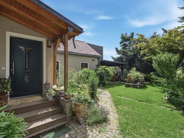 Doppelhaushälfte zum Kauf 210.000 € 3 Zimmer 127 m² 1.040 m² Grundstück frei ab 01.01.2027 Rauschwitz Elstra 01920