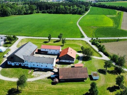 Bauernhof zum Kauf 1.200.000 € 15.000 m² Grundstück Himmelreich 4972