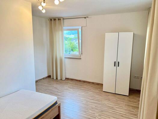 Einfamilienhaus zur Miete 400 € 6 Zimmer 162 m² 187 m² Grundstück frei ab sofort Sinsheim 74889