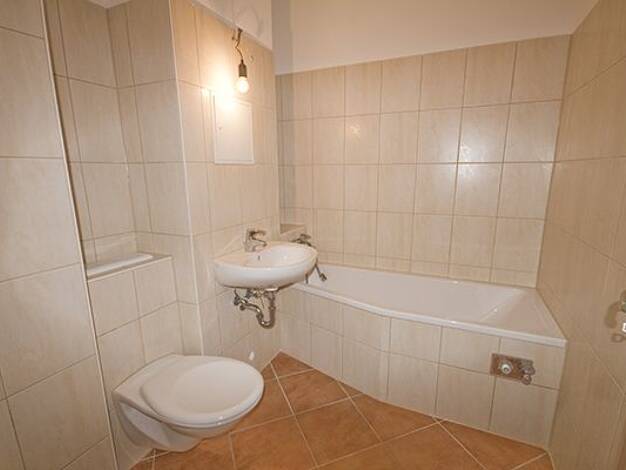 Wohnung zur Miete 531 € 4 Zimmer 70,8 m² 3. Geschoss Kirchnerstraße 15 Innenstadt Mitte 06112