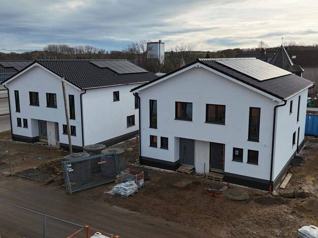 Doppelhaushälfte zum Kauf - Erstbezug provisionsfrei 394.000 € 4 Zimmer 116 m² 231 m² Grundstück frei ab 28.02.2026 Weingartzhof Sinzenich Zülpich-Sinzenich 53909