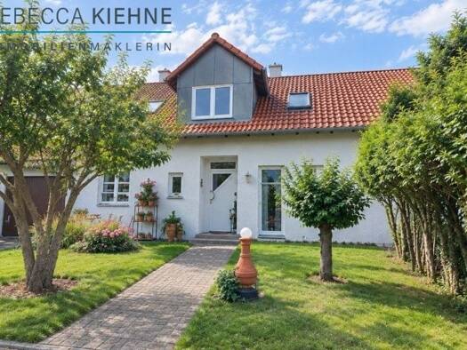 Doppelhaushälfte zum Kauf 270.000 € 4,5 Zimmer 100,5 m² 468 m² Grundstück Gütz Landsberg 06188