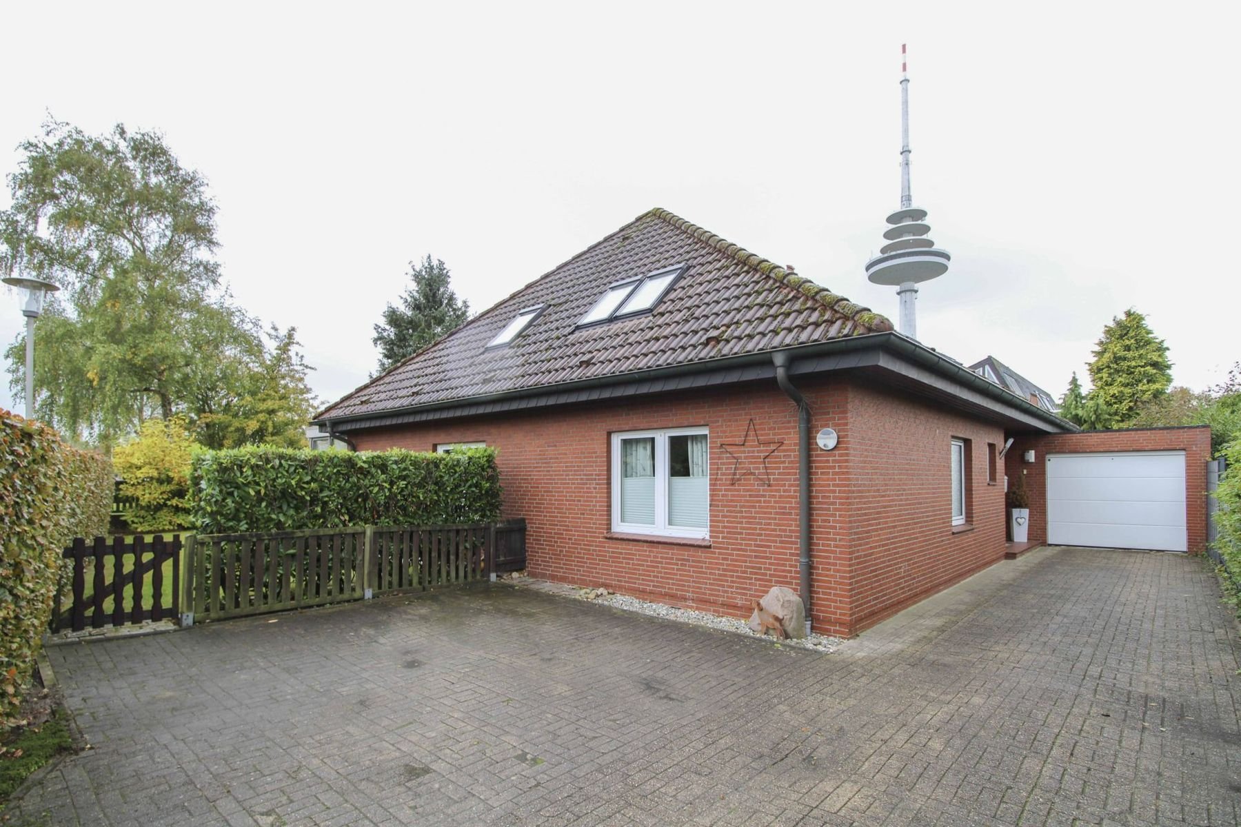 Mehrfamilienhaus zum Kauf als Kapitalanlage geeignet 485.000 € 9 Zimmer 250 m²<br/>Wohnfläche 770 m²<br/>Grundstück Süder- und Westerwisch Cuxhaven 27474