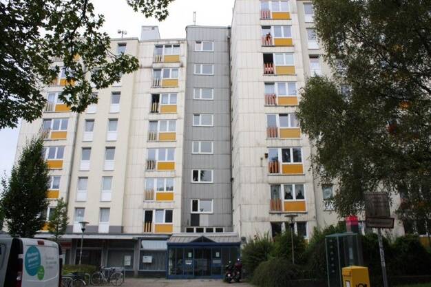 Wohnung zur Miete 451 € 2 Zimmer 48,2 m² 7. Geschoss frei ab 11.06.2025 Bebelplatz 3 Elmschenhagen Bezirk 2 Kiel 24146
