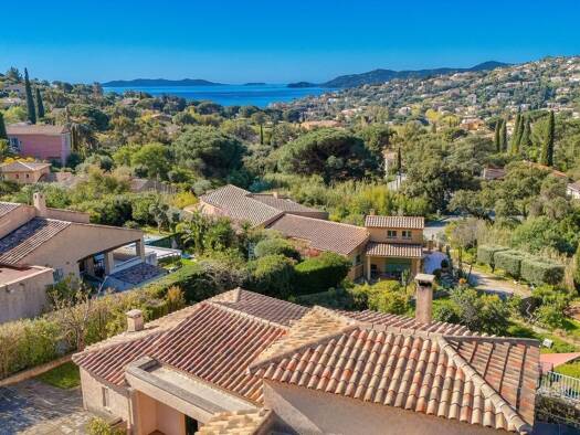 Haus zum Kauf 1.890.000 € 172 m² 1.023 m² Grundstück La Plage du Lavandou Le Lavandou 83980