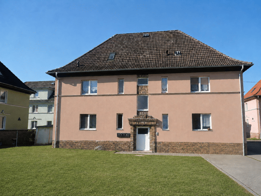 Wohnung zur Miete 350 € 2 Zimmer 51 m² 2 Geschosse frei ab sofort Straße des Friedens (Braunsb.) 38 Braunsbedra Braunsbedra 06242