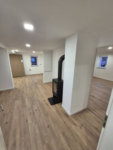 Wohnung zur Miete 850 € 2,5 Zimmer 80 m² Geschoss 1/1 frei ab 01.06.2025 Urspringen 97857