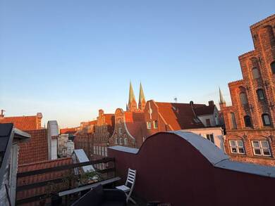Wohnung zur Miete 910 € 2 Zimmer 60,9 m² Dachgeschoss frei ab sofort Beckergrube 90 Innenstadt Lübeck 23552