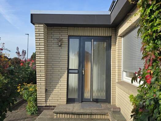 Haus zur Miete 1.800 € 4 Zimmer 118 m² frei ab 01.12.2026 Lohstraße 115 a Stockelsdorf Stockelsdorf 23617