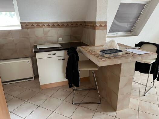 Wohnung zur Miete 615 € 2 Zimmer 40 m² Geschoss 4/4 frei ab 01.09.2026 Ost Ost 70186