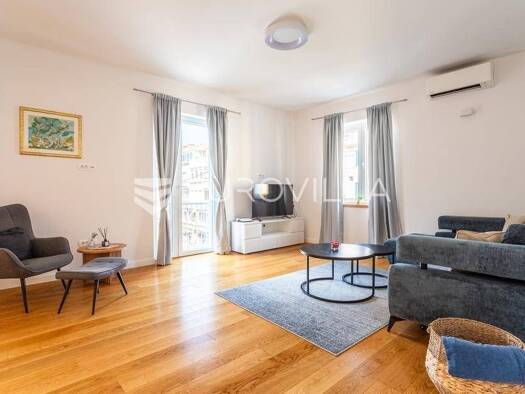 Wohnung zur Miete 1.500 € 2 Zimmer 90 m² 2. Geschoss Bačvice Split 21000