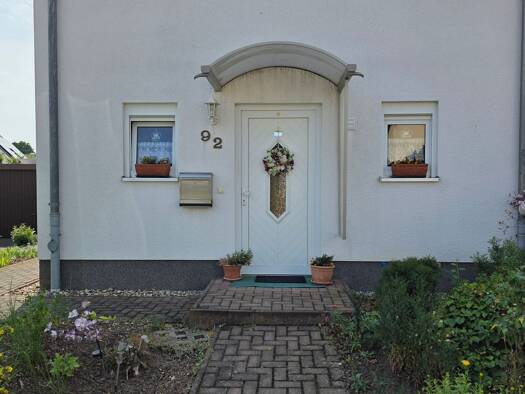 Mehrfamilienhaus zum Kauf provisionsfrei 250.000 € 4 Zimmer 93 m² 312 m² Grundstück Rheinstrasse Merseburg 06217