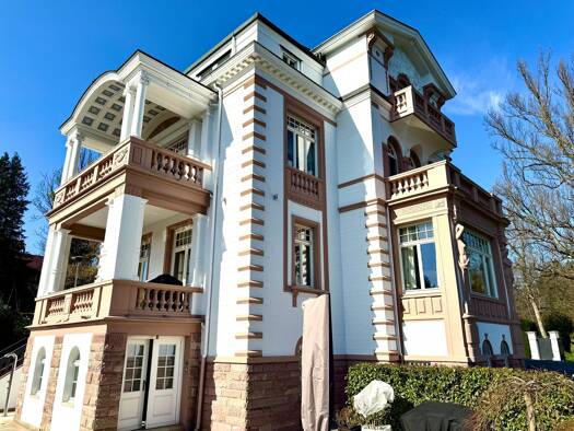 Villa zum Kauf 14,5 Zimmer 500 m² 3.387 m² Grundstück Innenstadt Baden-Baden 76530