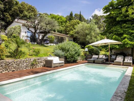 Einfamilienhaus zum Kauf 1.990.000 € 8 Zimmer 245 m² 2.560 m² Grundstück Valbonne 06560