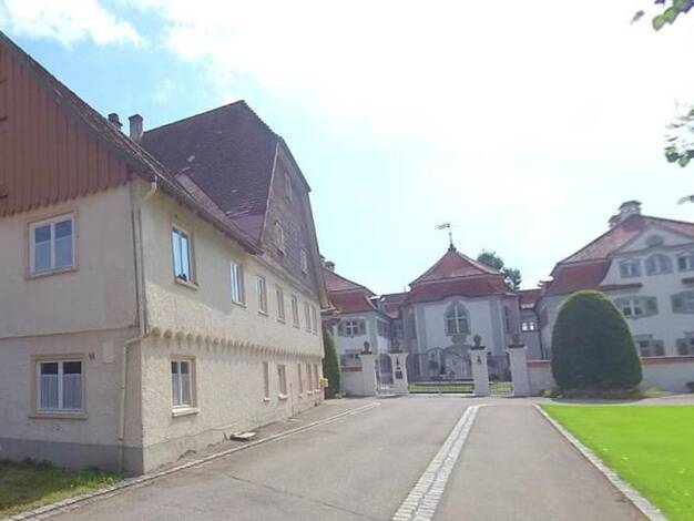 Mehrfamilienhaus zum Kauf provisionsfrei 520.000 € 23 Zimmer 700 m² 910 m² Grundstück Friesenhofen Leutkirch im Allgäu 88299