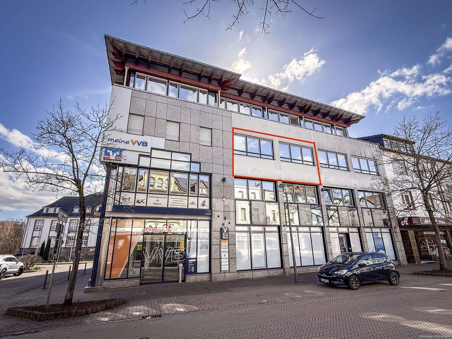 Immobilie in Püttlingen - Modern und elegant gehaltene Eigentumswohnung mit Aufzug im Herzen von Püttlingen - Bild 1