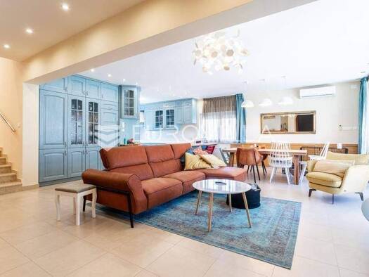 Haus zur Miete 2.500 € 5 Zimmer 256 m² Ulica Fran Galovic Vodice