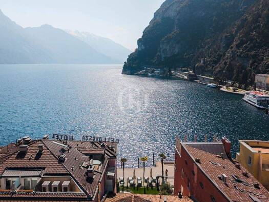 Penthouse zum Kauf 4 Zimmer 110 m² 3. Geschoss frei ab sofort Via Gazzoletti Riva del Garda 38066