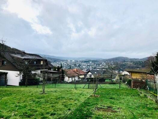 Haus zum Kauf provisionsfrei 499.000 € 7 Zimmer 180 m² 885 m² Grundstück Herborn 35745