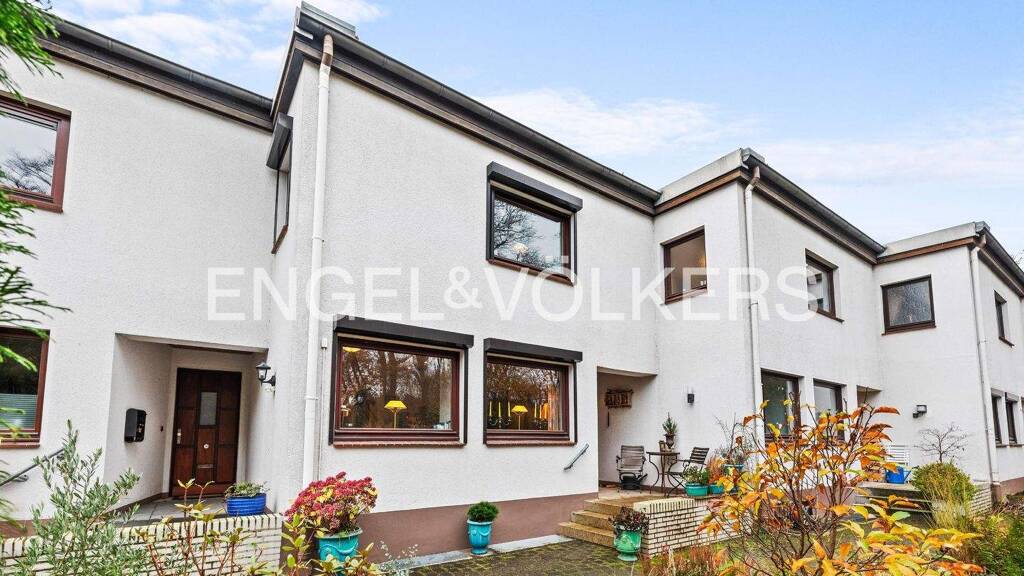 Reihenmittelhaus zum Kauf 795.000 € 5 Zimmer 154 m² 600 m² Grundstück Volksdorf Hamburg 22359