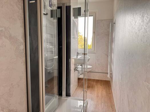 Wohnung zur Miete 302 € 2 Zimmer 40,2 m² EG frei ab sofort Dr.-Otto-Nuschke-Straße 32 Zeulenroda Zeulenroda-Triebes 07937